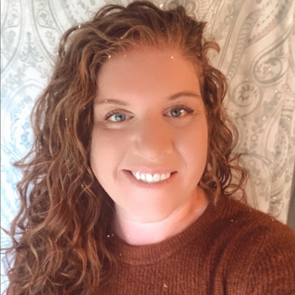 Meet your posher! - Picture 1 of 3